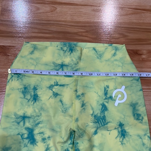 Peloton Cadent Capris - Picture 8 of 8